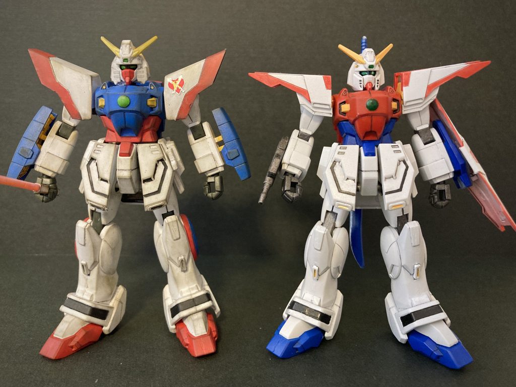 ライジングガンダムと2ショット。シリーズ全体コンプリート目指しております。ライジングは汚してないので、白がとても眩しい。。