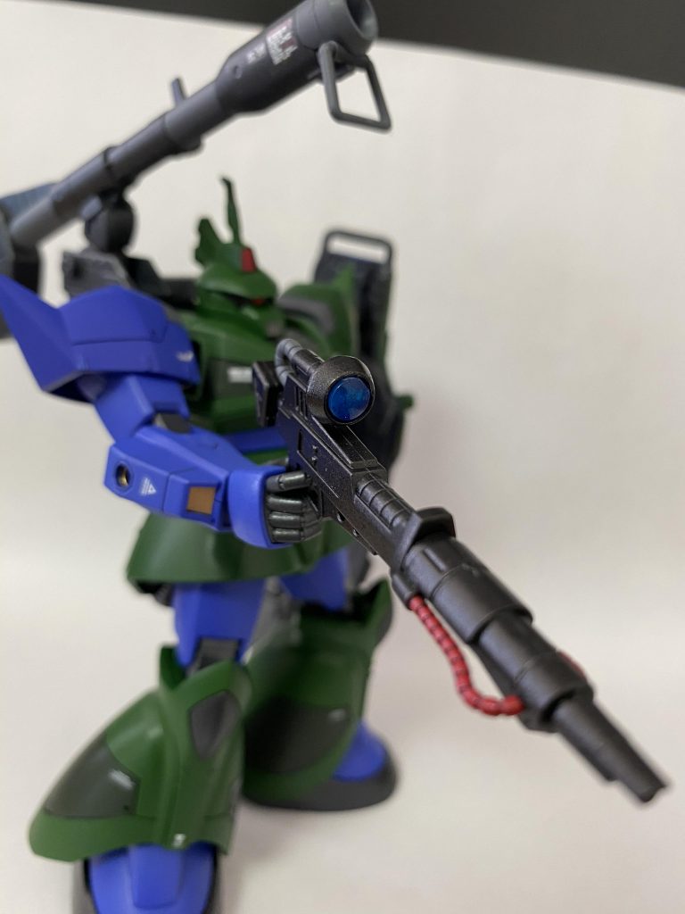 ちなみに、ビームライフルは高機動型ゲルググ改の物を参考に、ジャンクからディテールアップしてみました。ゴツくて気に入ってますw