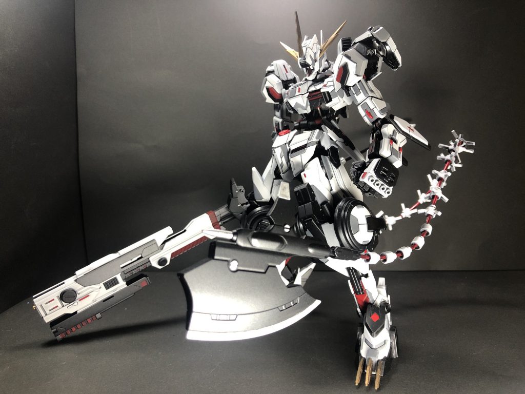 オリジン、原点、起源、そんな単語から全体的に原始的な獣感が出るデザインにもしています。