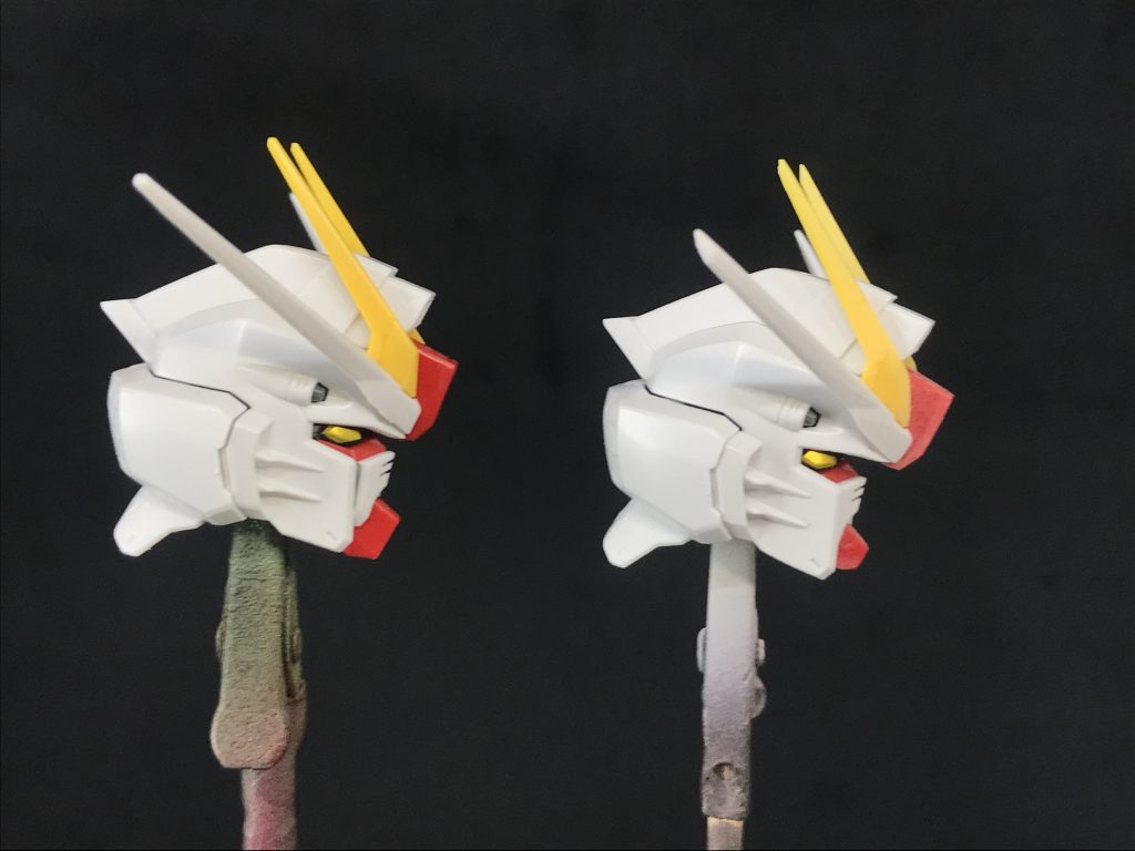 フェイスを奥まらせ、顎を小さくしました。