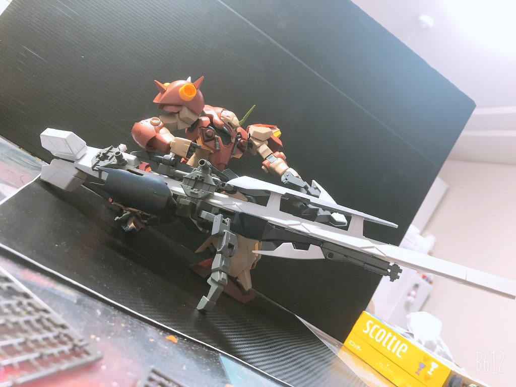 メッサーを見た時から「こいつはケンプファーにできる」と確信してまして、大きめの機体に大きな武装をつけたい男心が我慢しきれず始めたのがこのメッサー(ケンプファー)です。