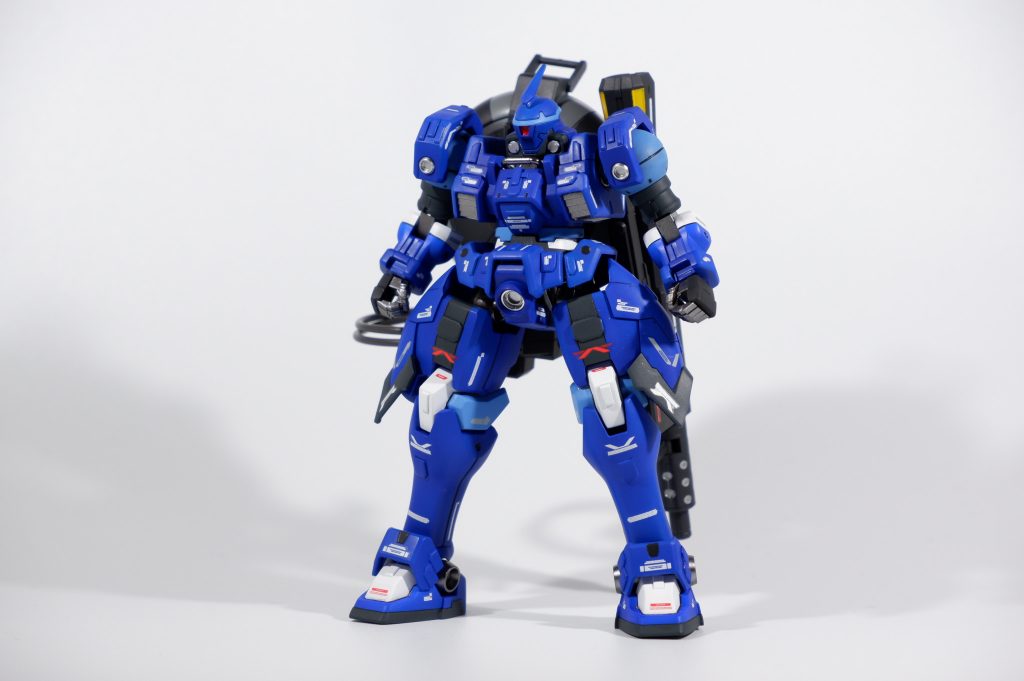 ヴァイエイト:正面本体のカラーリングにダークグレーとホワイトを追加し、武装にはライトグレーの塗り分けを追加しました。