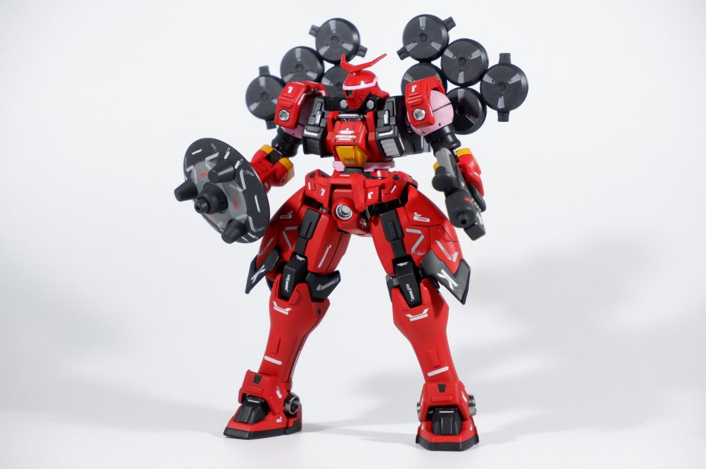 メリクリウス:正面本体のカラーリングにダークグレーとイエローを追加し、武装にはライトグレーの塗り分けを追加しました。