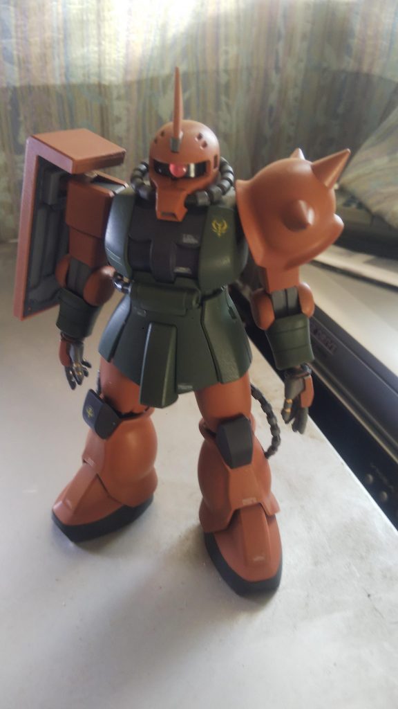 素組みでガンダムカラーセットで塗装。Hアイズ、動力パイプは、2ミリのアルミ線を芯にモビルスプリングと金属パーツの組み合わせです。