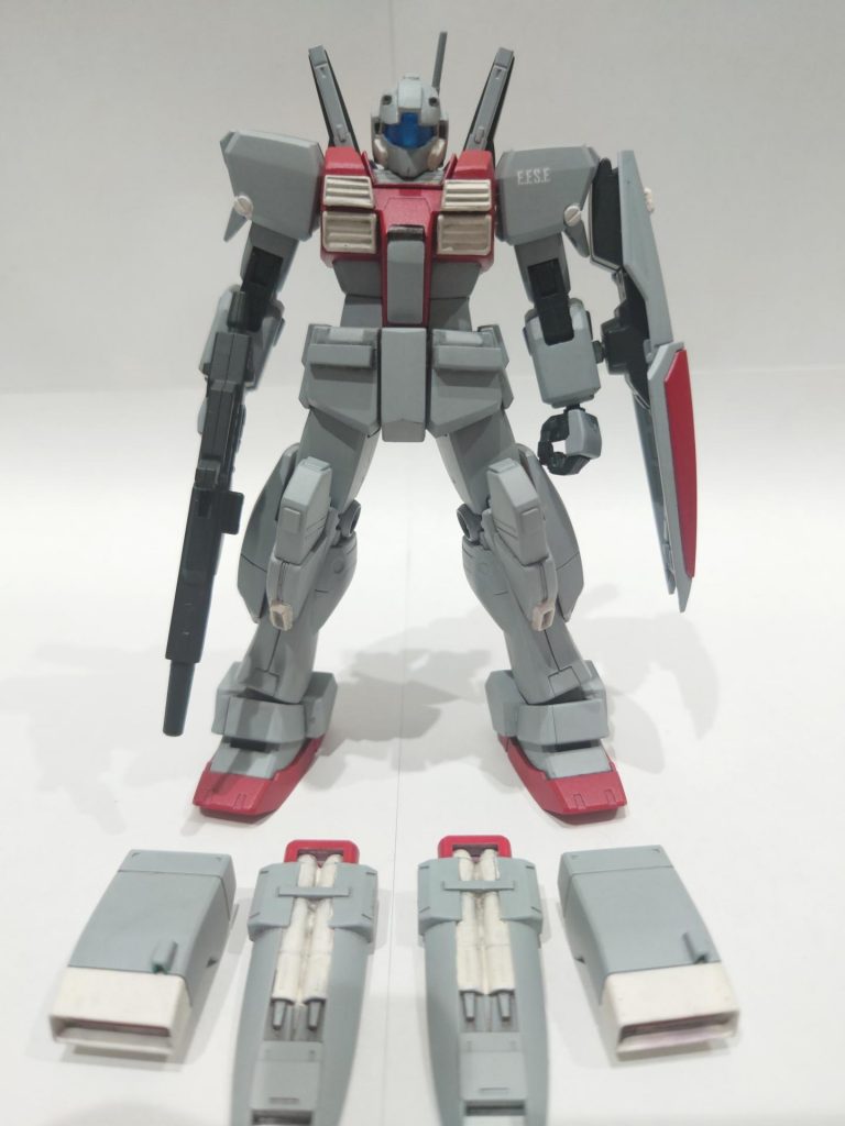 武装をパージして並べた姿&正面。こうして装備を並べてみると、やりきった!!って感じがして自分は好きです。