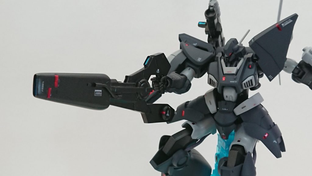 ハンドビームカノン『カラサワ』まんまカラサワです。リボーンズガンダムのビームライフルをベースにしながらも殆どの部分をスクラッチしました。あの特徴的な形は再現出来たかな、と。