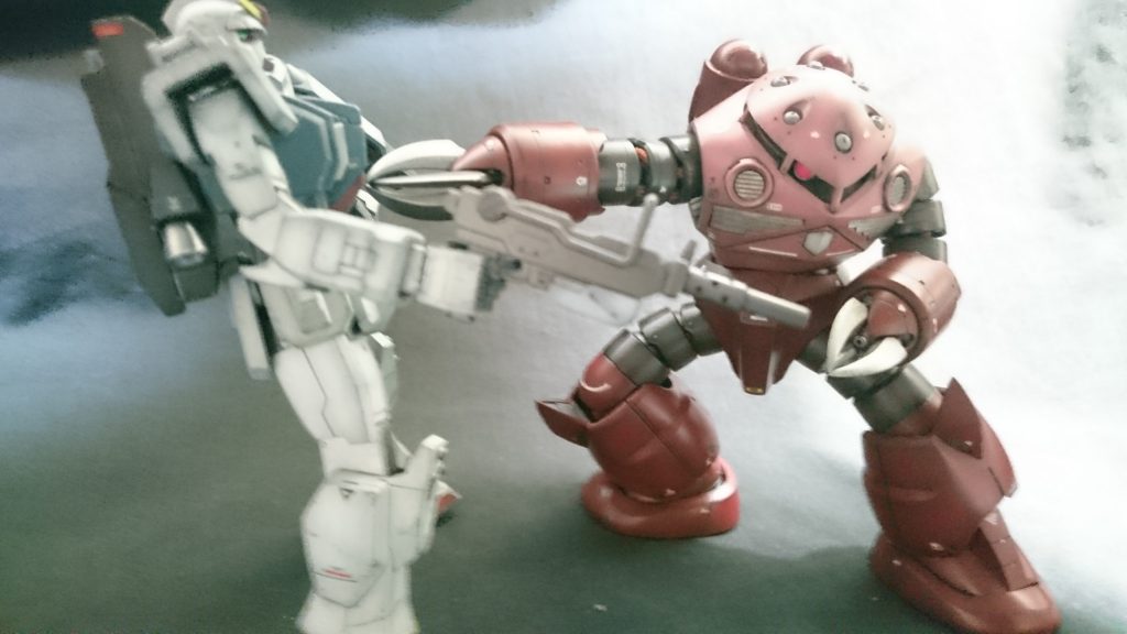 定番のシーンですうちにジムが居ないので、陸戦型ガンダムで代役