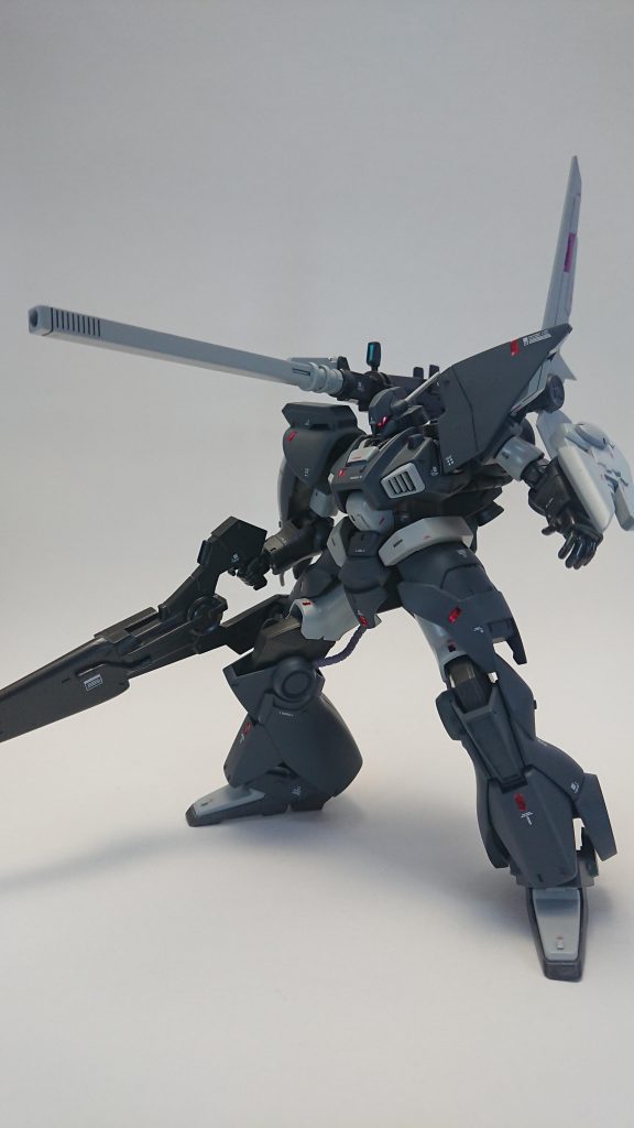 フォールディング・レールガン鉄血シリーズのレールガンって、アーマードコアのグレネードそのまんまでは?と思い作製。グリップをスコープに替えて稼動式にすることで畳んだ時に邪魔にならないようにしています。