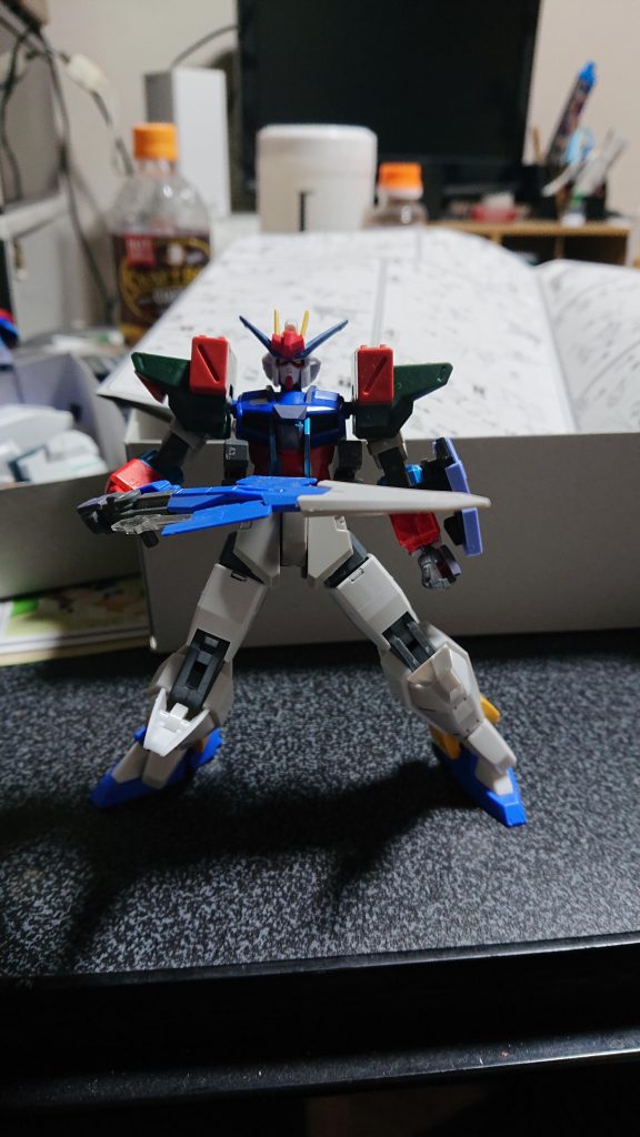 当初はストライクをベースに考えてましたが「何かが違う」と思いボツに