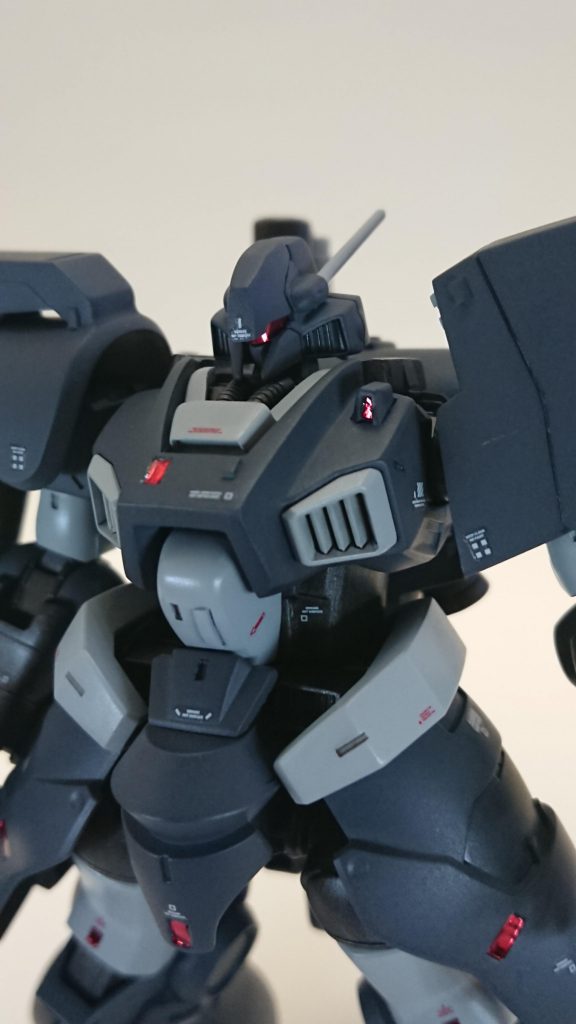 チェストアップ胴体部はセンチネルの影響を受けて胸の形状変更やセンサーを追加しています。頭部は最初SE-Rを意識してましたがそこから少しいじり、アーマードコアに出てきそうな形にしました。