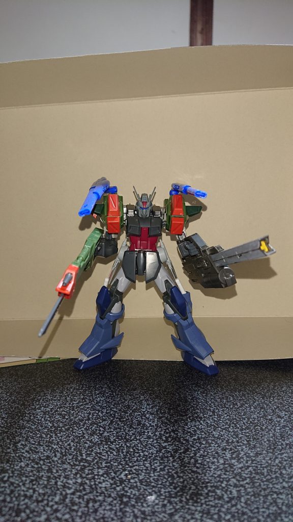 これで纏まり、バラしてガンダムマーカーでグレーとメカグレーを使い塗装して出来上がりました。