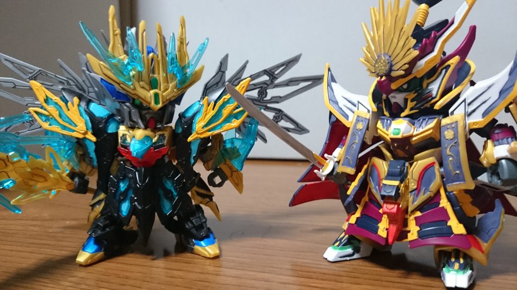 演者同士の縁で曹操と。どこかでぶつかりそう……とか思ってたら、説明書の口絵的なのでもう相対してたっスしかし……この配色というか、カラーリングというか、視覚情報の情報量のさよ……