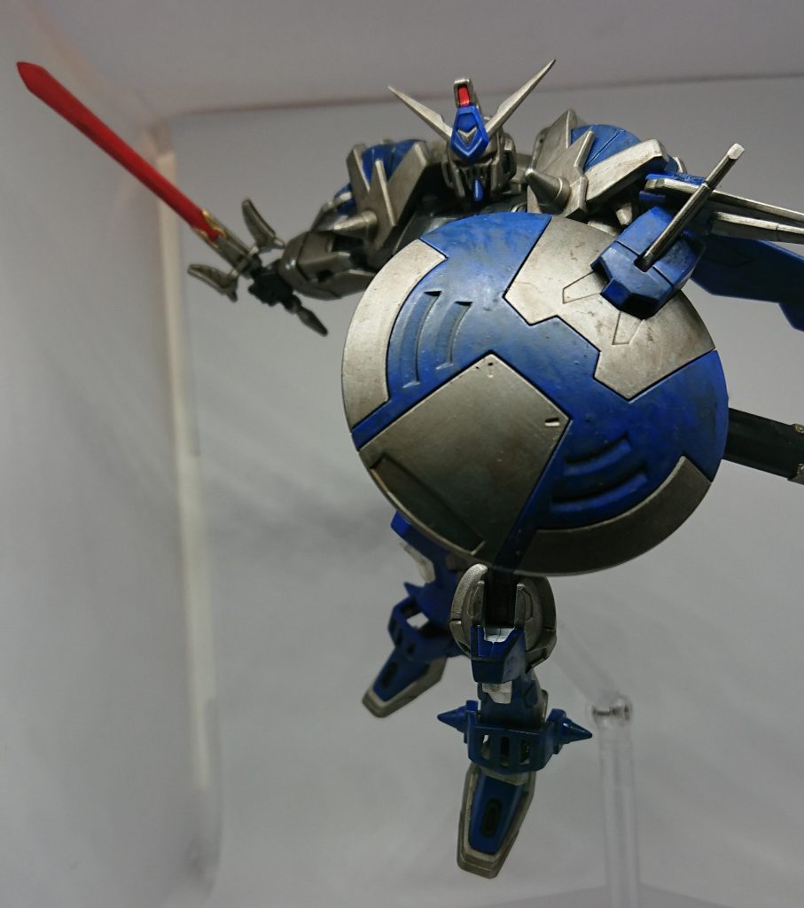 剣も赤くして悪役っぽく。