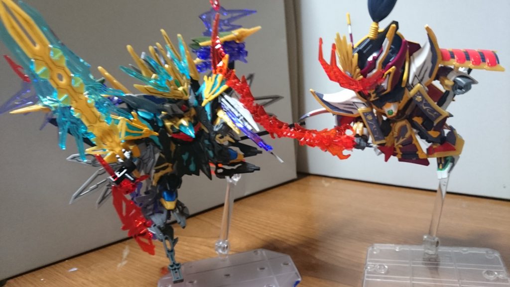 ちなみにこの燬灼龍穿、ヒートロッドを刀の片側に取り付けてるだけので、反対側から見たら…うん…