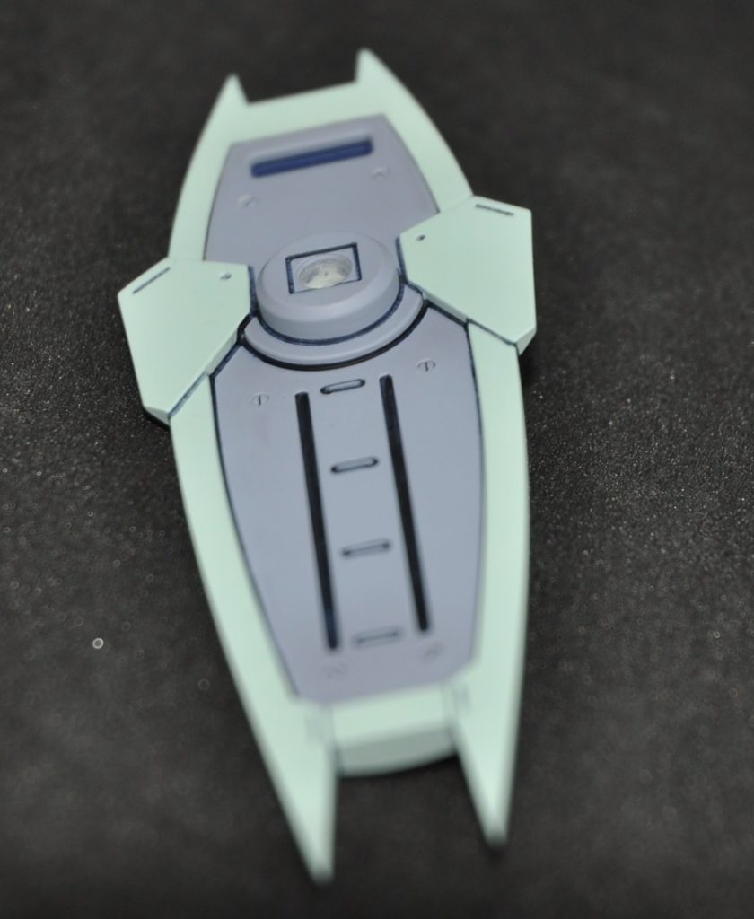 シールド基本工作として埋めたりとがらせたり。足の裏に肉抜きないのは近年のHGとしては確かに凄いんですが、逆にシールド裏をガッツリ抜かれてるとそっちの方が目立つんだよなー感