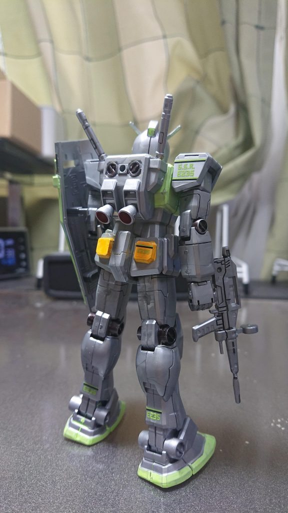 #15 旧キット？ 山手線ガンダム–3枚目/制作者：玄