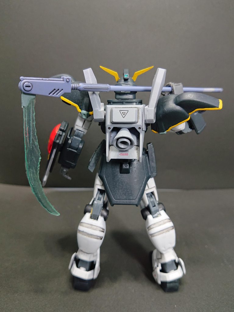 OP再現風。これがやりたかった(笑)ミキシング、パーツ複製(クリアパーツ&破損修理)、エポパテ成形とかなり達成感のある内容になりました。TV版の初期機体は思い入れがある機体なので懐かしい気分に浸りながら、作成しました。また初挑戦がたくさんあり、日々出来上がっていく様子を楽しみながら形にできました。合わせ目消しや塗装のポカなどまだまだなので精進していきます。最後までご覧いただきありがとうございました。