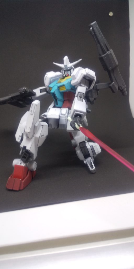 ザクをズバーンしたポーズ。圧倒的躍動感不足。