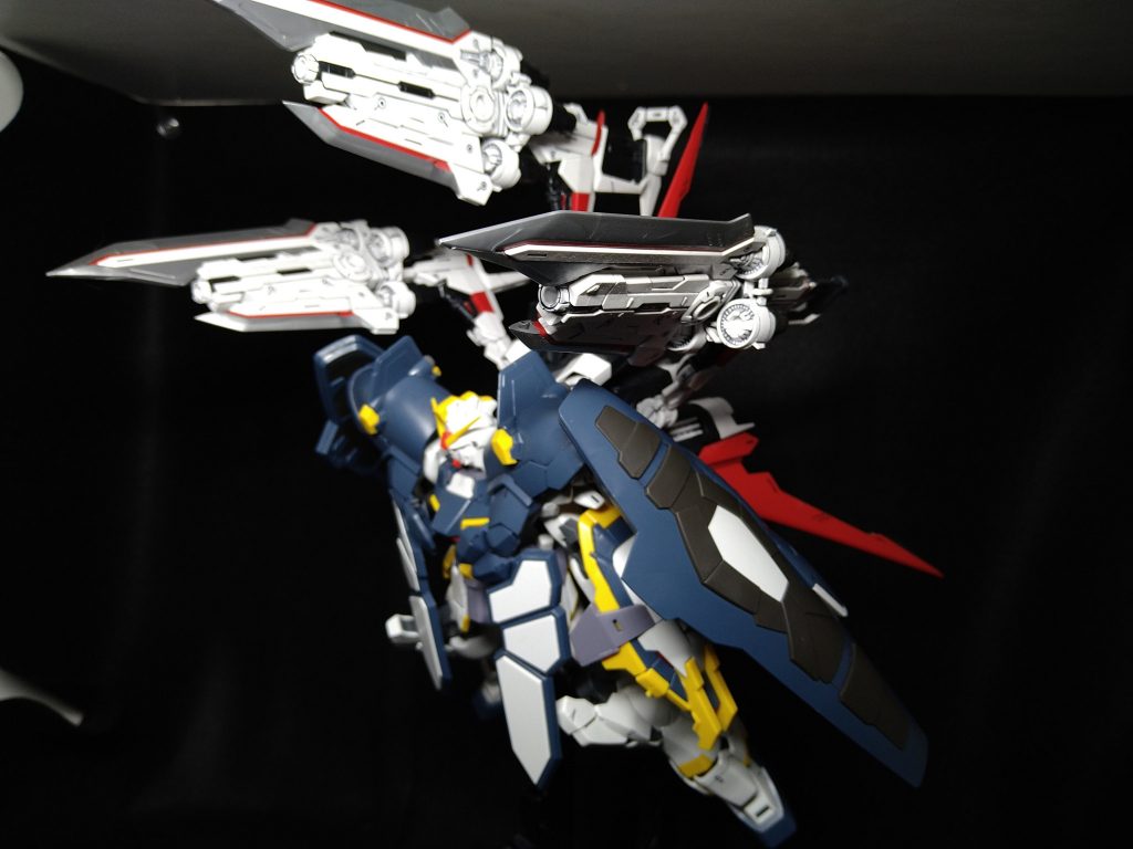 戦況に合わせた武装のスタイルを選択することで様々な使用に変更可能