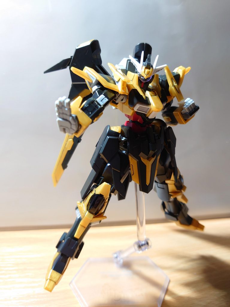 このキットは手首パーツが豊富で左右共に武器持ち用含めて4種類付属してました。拳法手首もありとてもお得で格好良いガンプラでした!最後までご精読ありがとうございます。