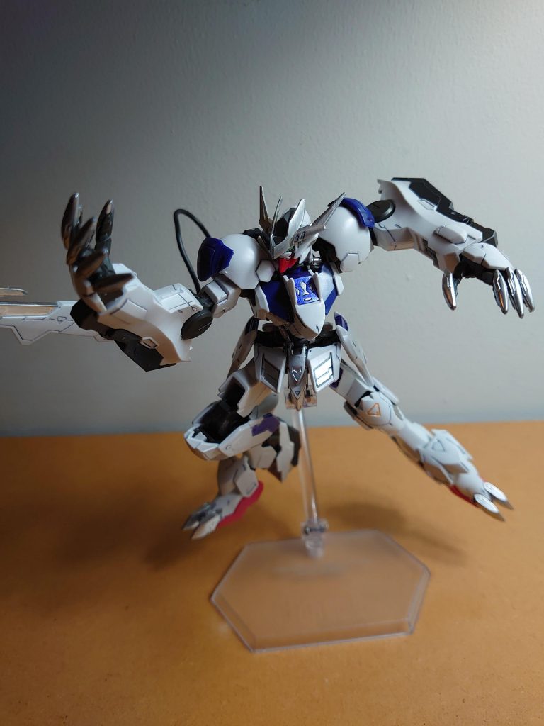 ルプスレクスは獣感がとても好きです。劇中で黄色の部分をシルバーで塗装してます。