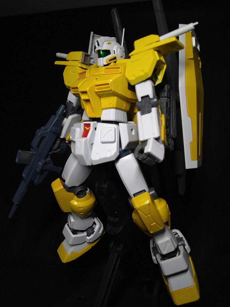 塗装と簡易改造して途中で放置していた作品股関節と足の付け根を改造し、可動域を広げている。