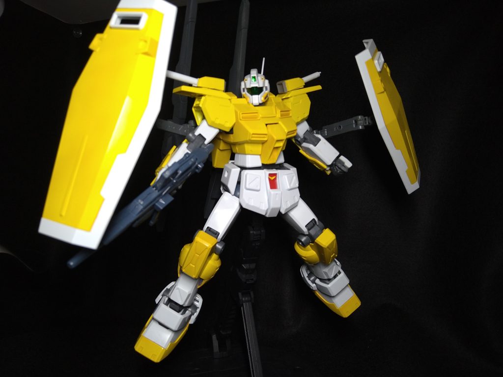 背面のシールドは設定道理フレキシブルに稼働可能