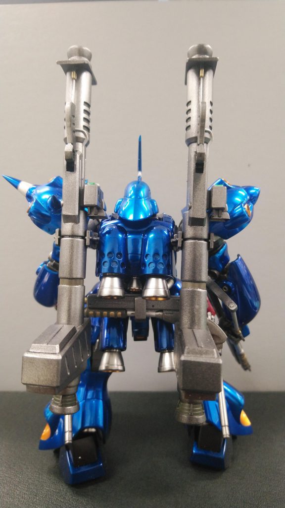 なにげに武装が一番大変でした。バズーカは段落ちのところで三分割して合わせ目を消してます