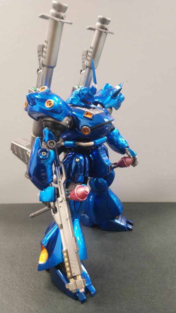 肩、アンテナの白はホワイトにパールシルバーをオーバーコートしてます。しっとりとした白になりますのでおすすめです。