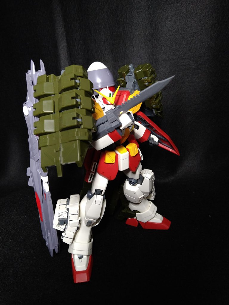 オプションでアーミーナイフを取り付け可能