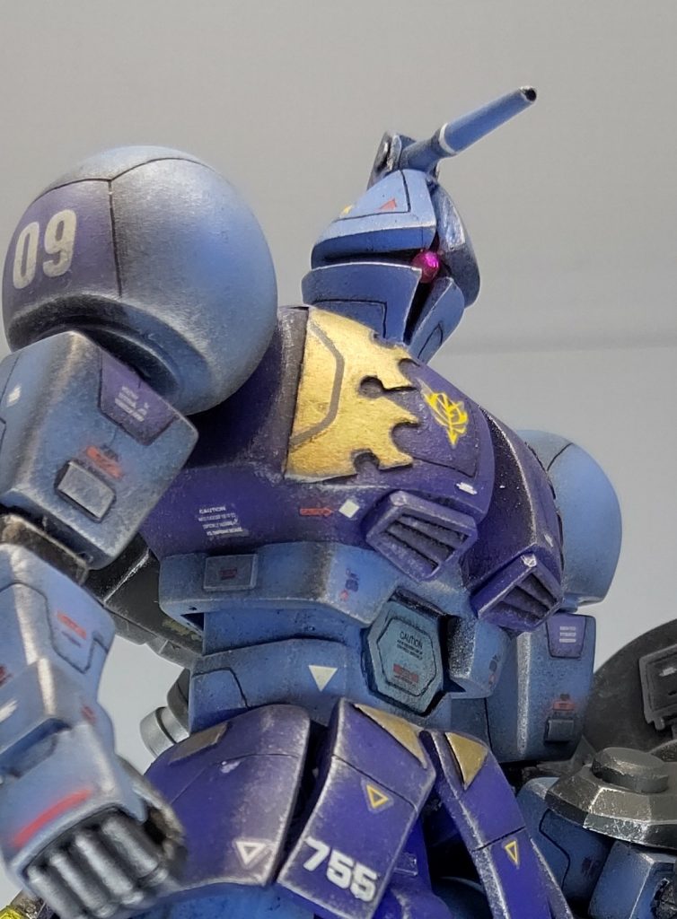 もう1つの特徴として、騎士をイメージした角がありますが…飾りだけじゃもったいないと、バルキリーみたいに可動式のビーム兵器を固定武装化しました。