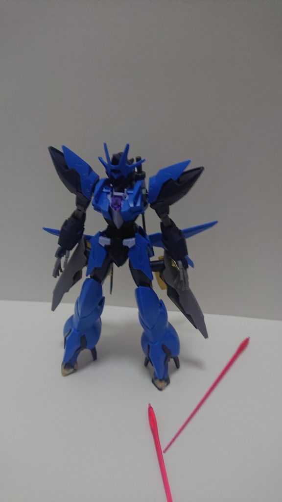 塗装前 最初は背中にブレード２本持たせていました