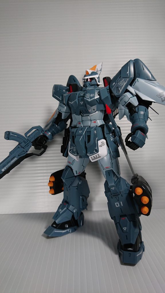 墨いれとデカール貼り状態。