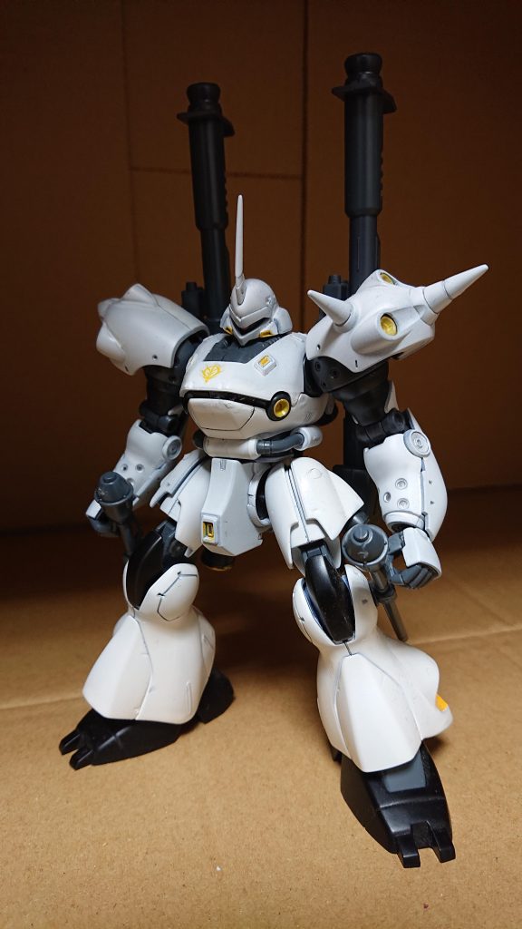 塗装に使用した色ガンダムマーカー イエローサーフェイサー ホワイトMr.カラースプレー セミグロスブラック