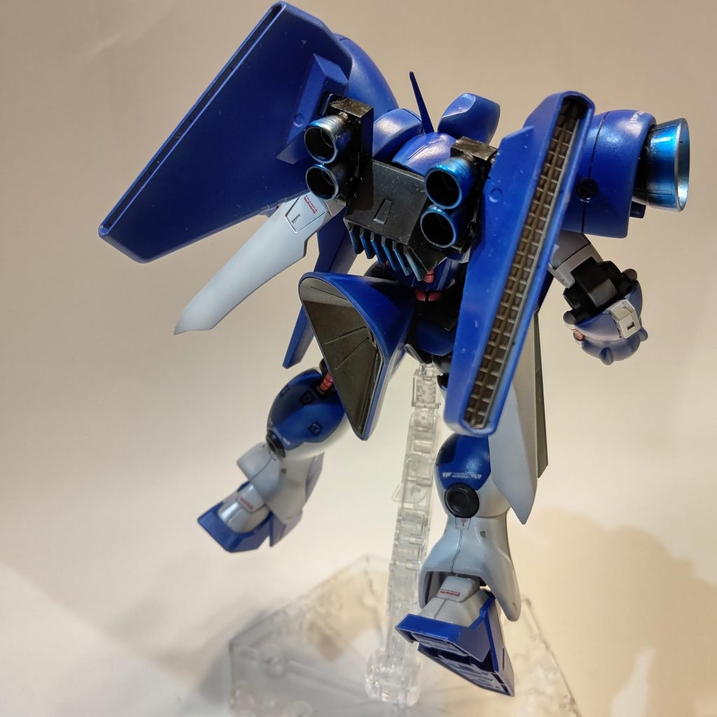 後ろから見るとバイアラン要素強め