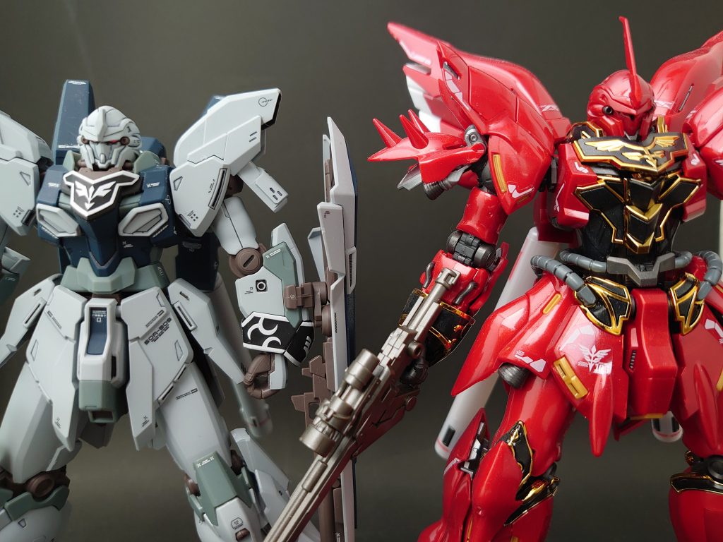 以下↓手持ちのRGシナンジュと比較😉👍