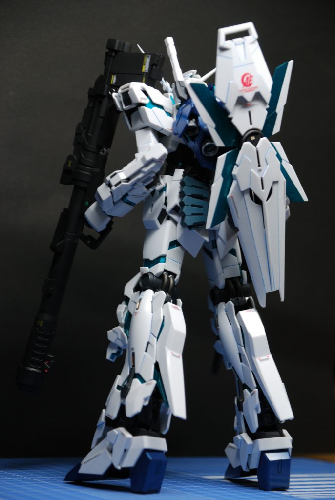 白は成形色まま、その他は取説のレシピ参考に調色しています。トップコートにはクリアーを吹きました。