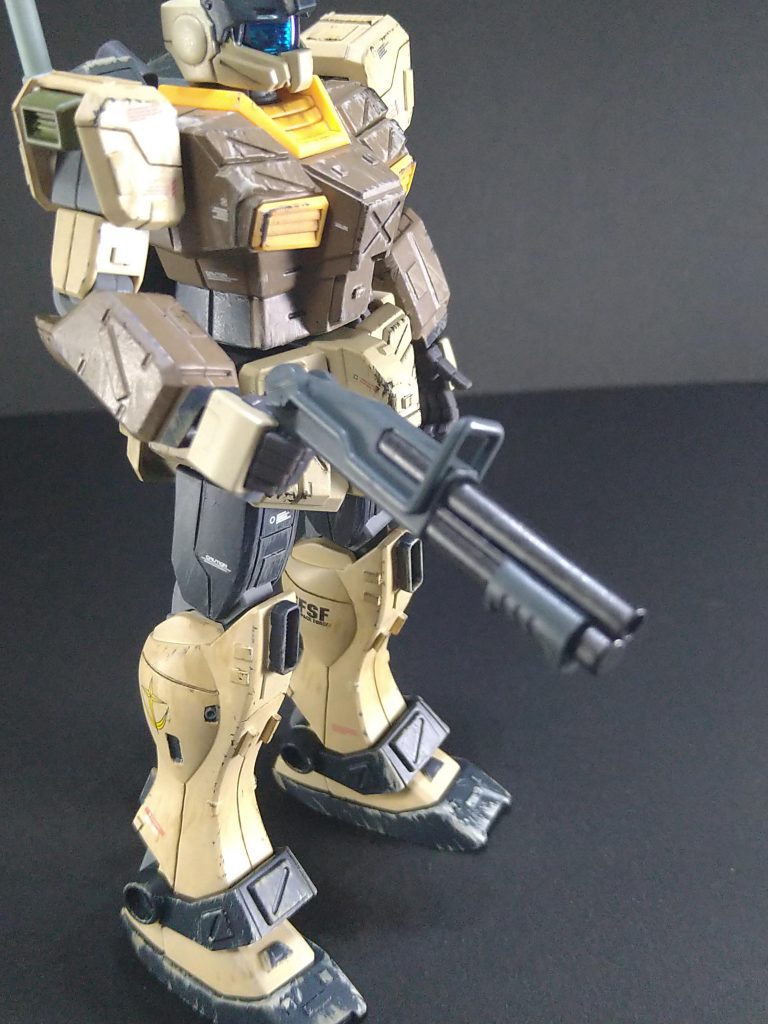 武装はライフルやマシンガンでは無く、