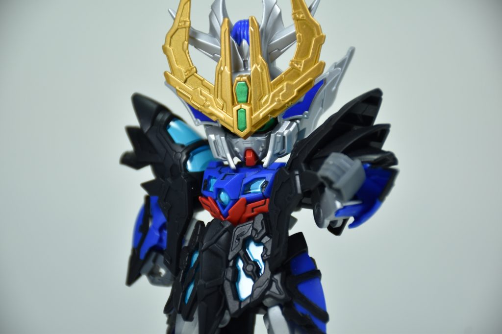 蒼翔記ではバックパックを外した状態も描かれてましたね羽も可動させて折りたためるようにしたかったのですがそんな腕は僕にはなかった