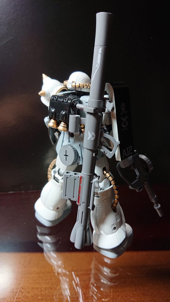 白ザク–2枚目/制作者：fumihiko