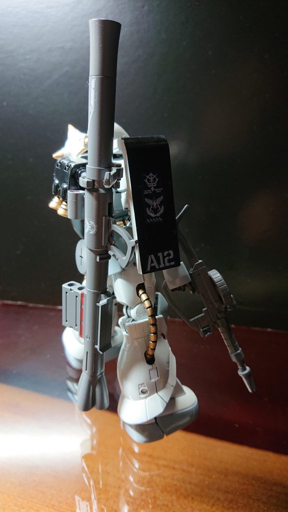 白ザク–3枚目/制作者：fumihiko