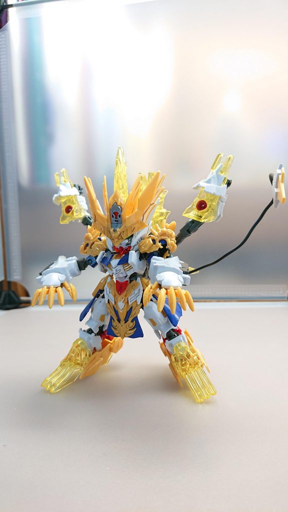 巨大化した腕による攻撃はあらゆる敵を叩きのめし狼王剣で敵を捕らえ破壊する