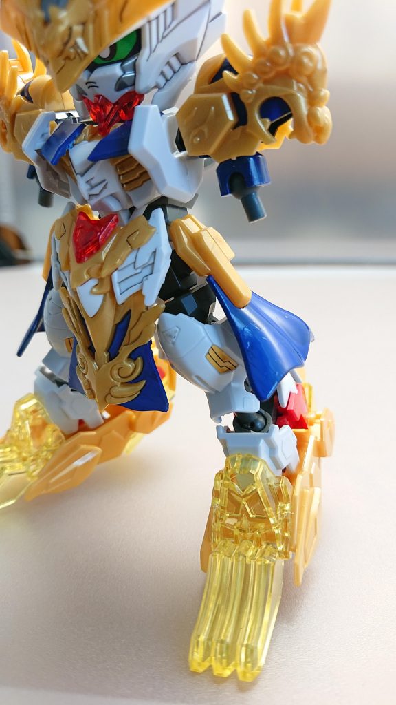 両足はSDバルバトスルプスレクスから拝借無改造でスタイルが良くなりましたしかしこれはSDのバルバトスがあったから出来たのでそれ以外の延長工作も検討していきます