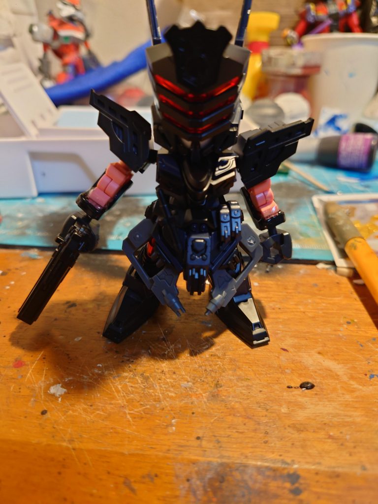 仮組みこの時点でクロスシルエットフレームを腕に取り入れました。