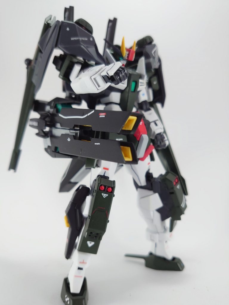 GNバズーカは背面に装備出来るようにジョイントパーツを付けてMETAL BUILDデュナメスリペアⅢと同じギミックを採用