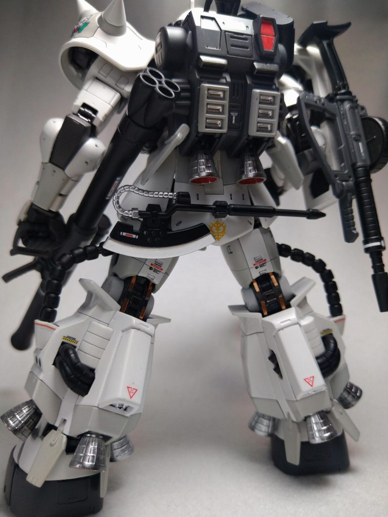 高機動型ザクはランドセル、脚部バーニアがゴツゴツしているので、バックショットもカッコイイです！ご覧いただき、ありがとうございました！