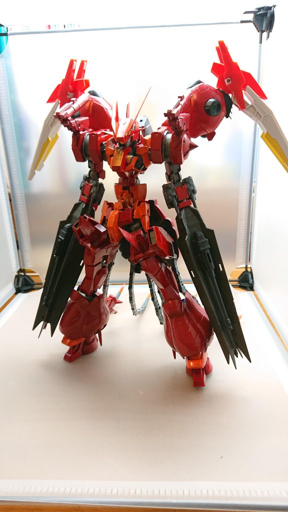 以上グレイズイフリートでしたもっと色々なポーズを撮りたかったのですが腕やあちこちのパーツが重くて上手く撮ることが出来ませんでしたこれからの改造の為にもこういう課題を少しずつ改善したいと思います!