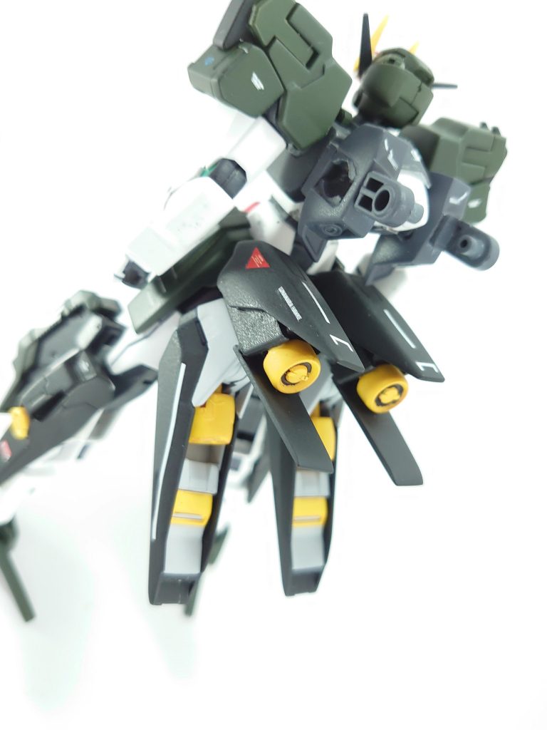 シールドアームの接続はダブルオーのパーツ、GNドライブはトランジェントガンダムのパーツを使用