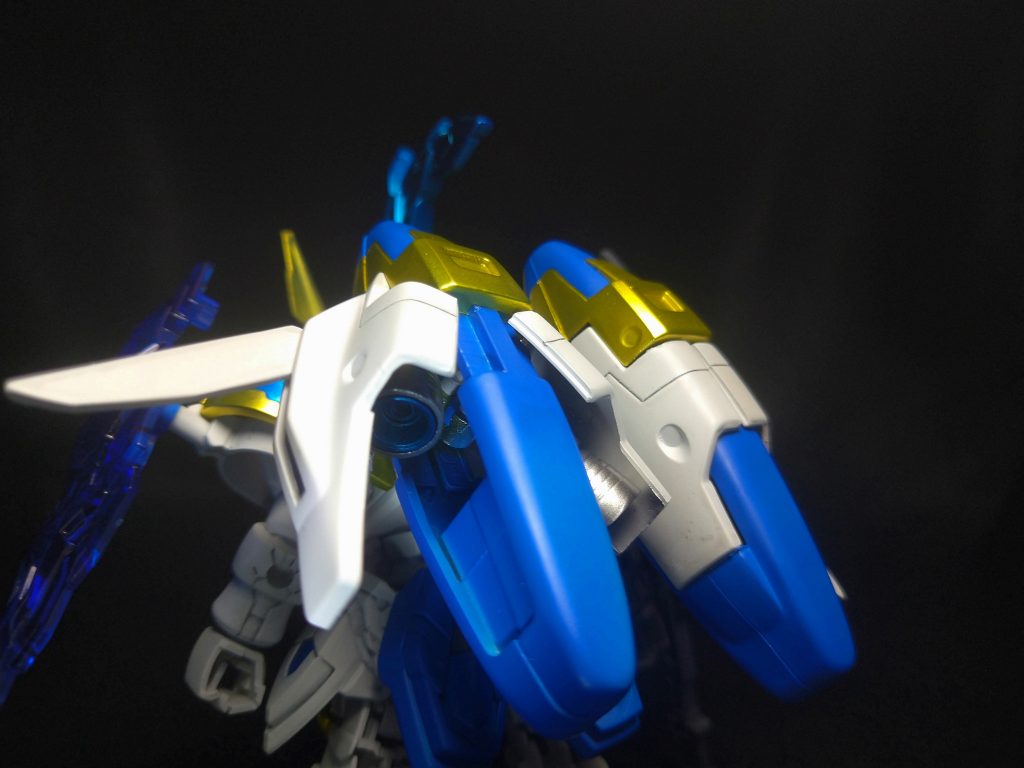 夏侯淵トールギスと同じく旧キット1/144トールギスからスーパーバーニアを拝借。物凄く前傾姿勢でないと自立不可。。。