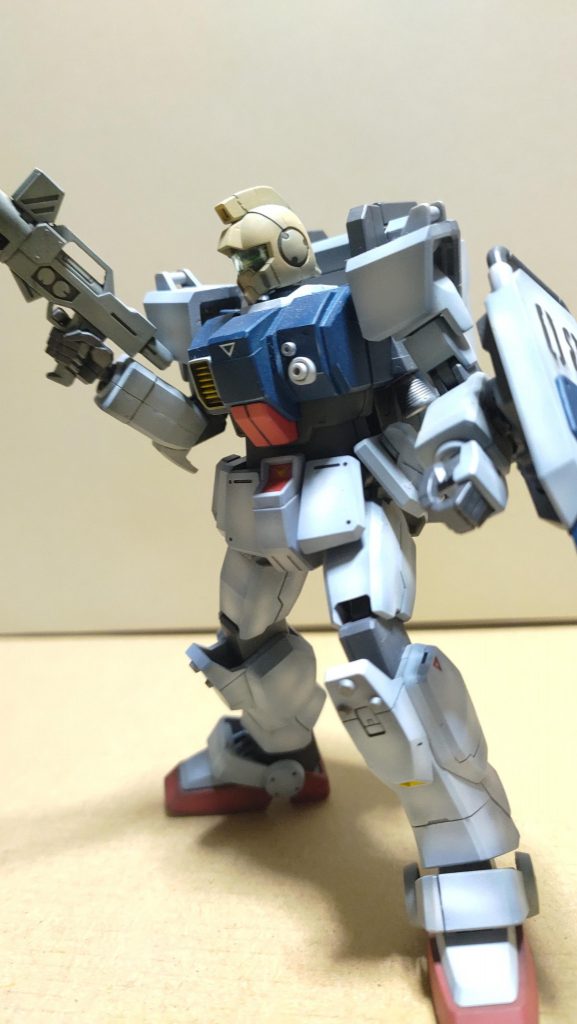 ウェザリング塗装ですパーツの角は黒塗装、パーツ中央部は薄茶塗装してから本体ホワイト塗装